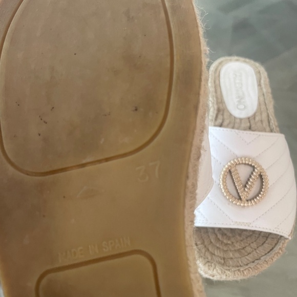 VALENTINO BY MARIO VALENTINO CLAVEL LEATHER SANDAL - Picture 5 of 5